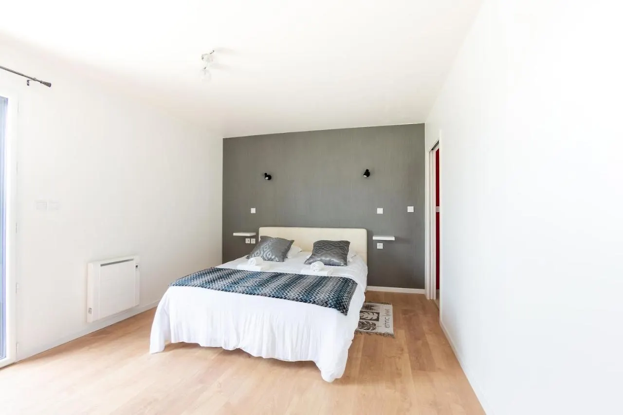 La Villa Des Amiets: 250M², Confort, Piscine, Mer A 500M Cléder