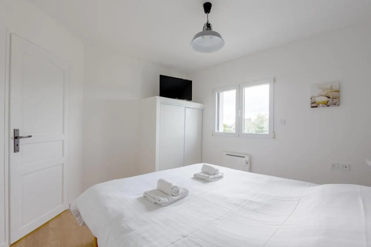 La Villa Des Amiets: 250M², Confort, Piscine, Mer A 500M Cléder