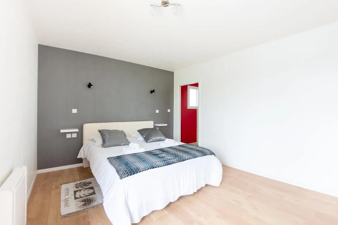 La Villa Des Amiets: 250M², Confort, Piscine, Mer A 500M Cléder